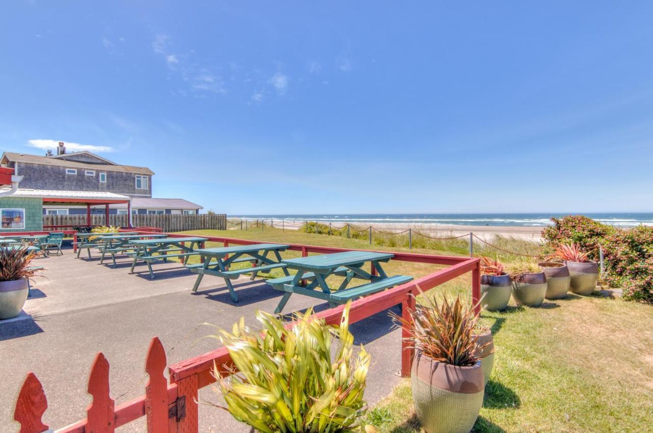Вилла Salty Air Oasis Рокуэй-Бич Экстерьер фото